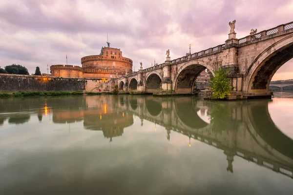 Ponte Sant'Angelo and Castel Sant'Angelo in the Morning, Rome, I — Stock Photo, Image