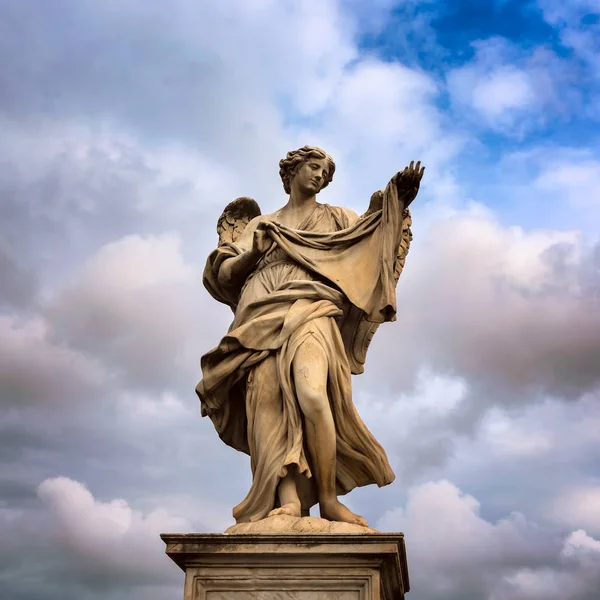 Angel with the Sudarium (Veronica's Veil) on Aelian Bridge, Rome — Stock Photo, Image