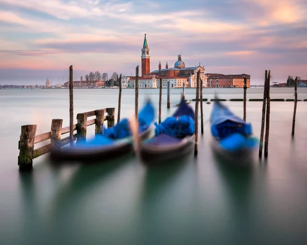 Lagoon, Gondolas and San Giorgio Maggiore Church in Venice, Ital — Stock Photo, Image