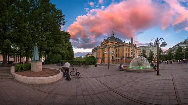 El Teatro Nacional en la Noche, Oslo, Noruega — Foto de Stock