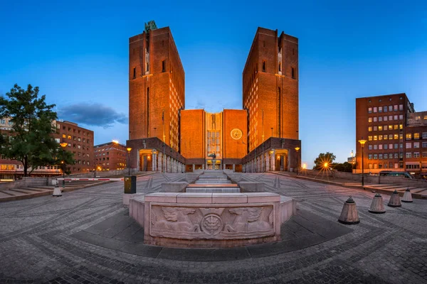 Panorama of Oslo City Hall and Fridtjof Nansens Plass, Oslo — Stock Photo, Image