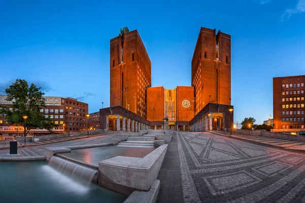 Panorama of Oslo City Hall and Fridtjof Nansens Plass, Oslo — Stock Photo, Image