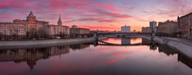 Moskova Nehri dolgu ve Beyaz Saray, Moskova Panoraması