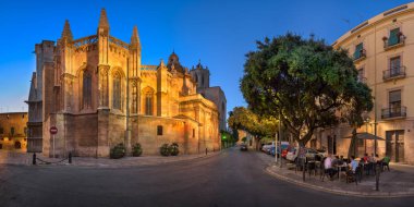 Saint Mary Katedrali akşam, Tarragona, İspanya Panoraması