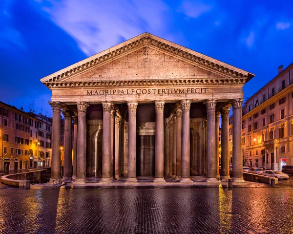 Piazza della Rotonda dan Pantheon di pagi hari, Roma, Italia — Stok Foto