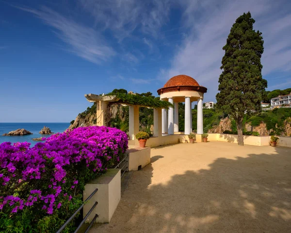 White Pavilion in Famous Botanical Garden in Blanes, Spain — Stock Photo, Image