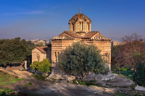 Church of the Holy Apostles and Temple of Hephaestus in Agora, Athens, Greece — Stock Photo, Image