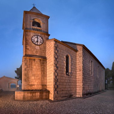 Sveti Roko Church yanında Omis sabah, Dalmaçya, Hırvatistan