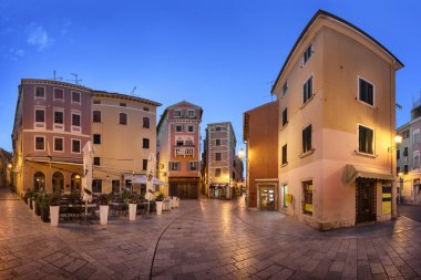 Old Town dar sokakları sabah, Rovinj, Hırvatistan