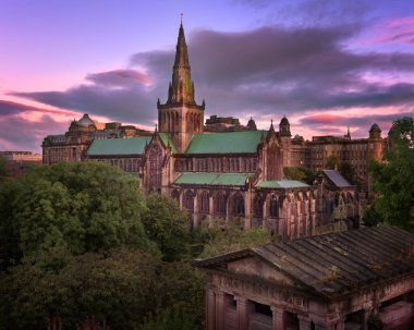 Glasgow Katedrali ve Glasgow manzarası sabah, İskoçya, 