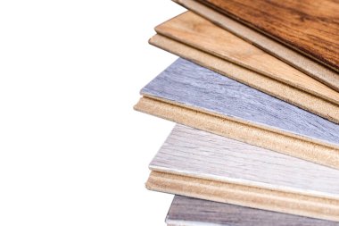 Laminate. Kaplama ve döşeme tahtası örnekleri. Beyaz arka planda klozetli tahtalar. İzole edilmiş.
