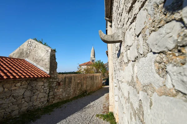 Igreja de S. Daniel em uma antiga cidade de Carste de Stanjel, Eslovênia — Fotografia de Stock