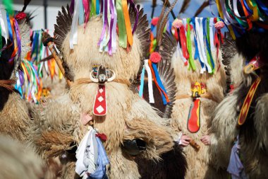 Kurent 'in renkli yüzü, Slovenya geleneksel maskesi, karnaval zamanı