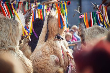 Kurent 'in renkli yüzü, Slovenya geleneksel maskesi, karnaval zamanı