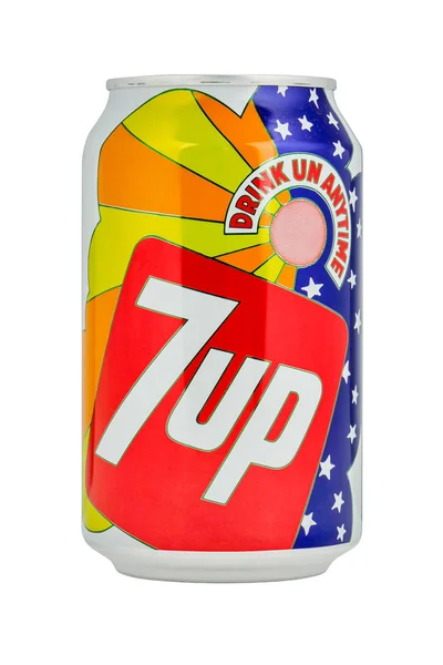 Retro 7UP pode no fundo branco . — Fotografia de Stock