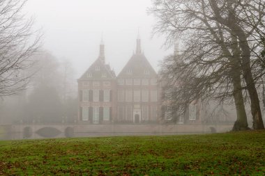 Castle Duivenvoorde in the fog.