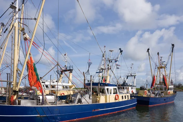 Barcos pesqueros atracados en el puerto de Stavoren . —  Fotos de Stock