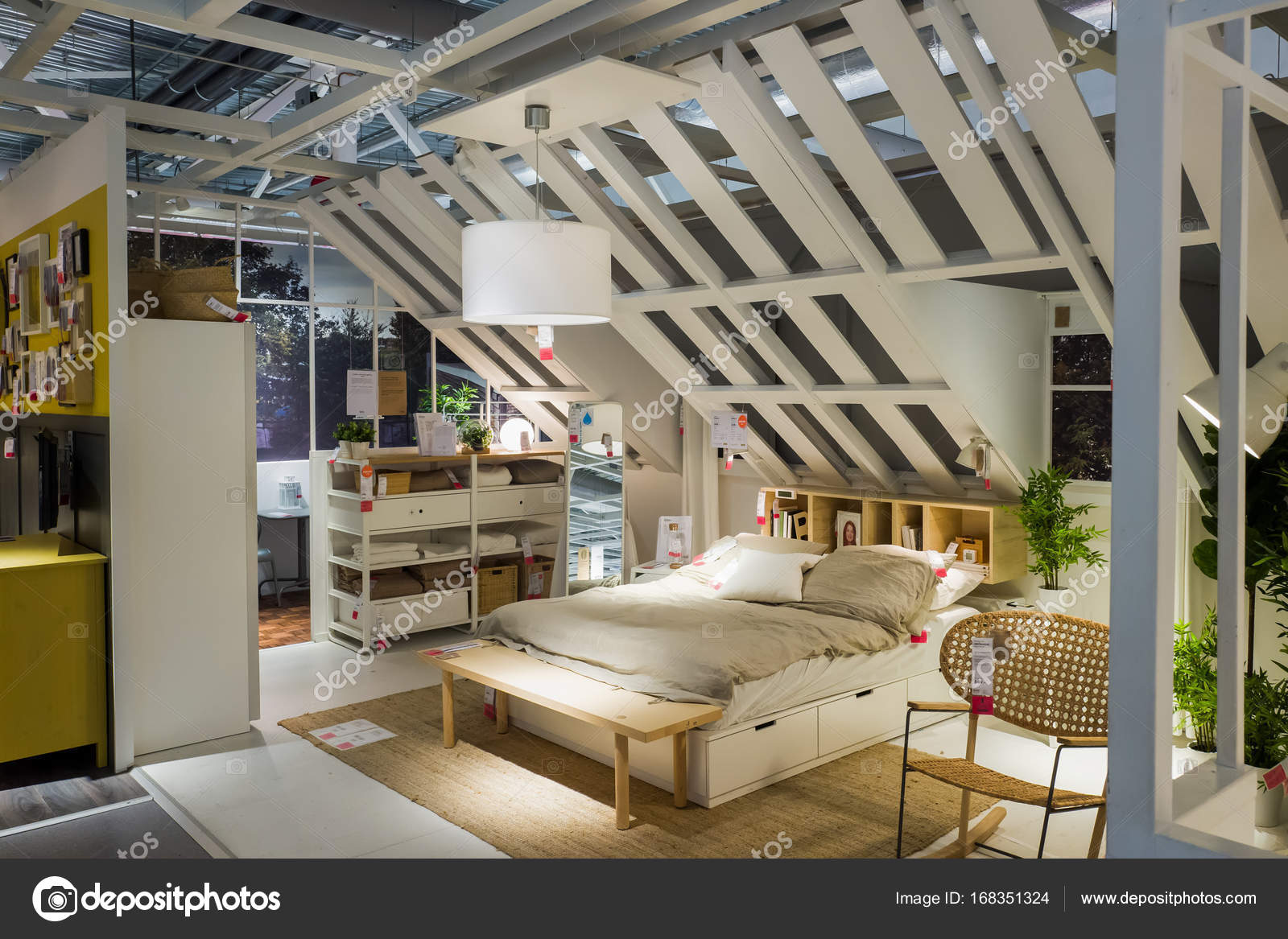 Interieur van de Ikea-winkel in Delft – Redactionele stockfoto ... Interieur van de Ikea-winkel in Delft – Redactionele stockfoto ...