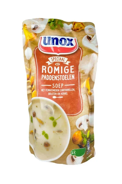 Un paquet de soupe aux champignons de la forêt d'Unox . — Photo