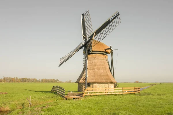 Dutch windmill De Snip in Friesland. — Stok fotoğraf