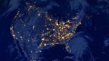 Amerika Birleşik Devletleri ışıklar gece olarak uzaydan gibi görünüyor. Bu görüntü unsurları Nasa tarafından döşenmiştir