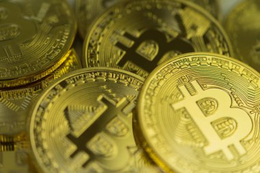 Aşırı altın Bitcoin para Bitcoin cryptocurrency kapatın. İş kavramı.