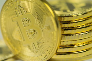 Aşırı altın Bitcoin para Bitcoin cryptocurrency kapatın. İş kavramı.
