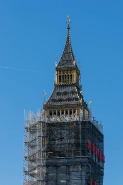 London, İngiltere - 17 Ekim 2017: iskele çevresinde daha çok kapsamlı restorasyon ve Parlamento onarım sırasında Big Ben bilinen Elizabeth Tower, kapat.