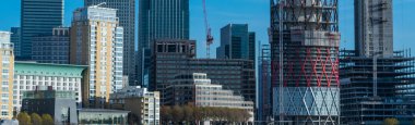 Londra, İngiltere - 17 Ekim 2017: Canary Wharf Londra iş bölgesinde.