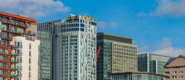 Londra, İngiltere - 17 Ekim 2017: Canary Wharf Londra iş bölgesinde.