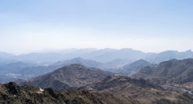 Al Hada dağ içinde Taif City, Suudi Arabistan ile güzel görünümü Dağları'nın ve Al Hada yol inbetween dağlar.