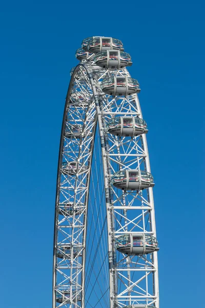 LONDON, UK - October 17th, 2017: Close up of the London Eye in London, England with tourism holding capsule in view. — Stock Photo, Image