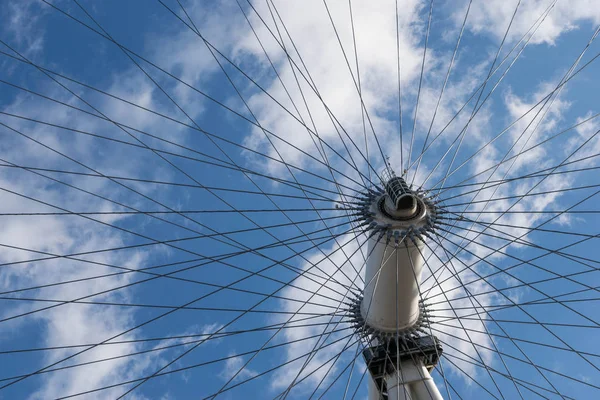 LONDON, UK - October 17th, 2017: Close up of the London Eye in London, England with a view of the rotational axis. — Stock Photo, Image