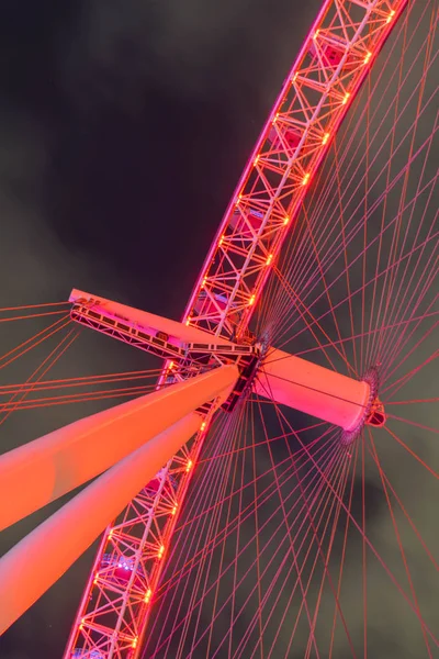 Londres, Reino Unido, 17 de febrero de 2018: horizonte del Reino Unido por la noche. Iluminación del London Eye —  Fotos de Stock