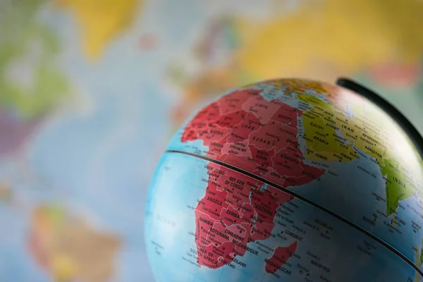 Afrika harita üzerinde bir küre içinde belgili tanımlık geçmiş earth harita ile.