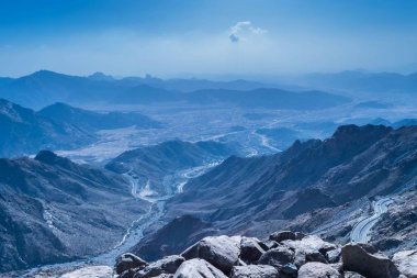 Al Hada dağ içinde Taif City, Suudi Arabistan ile güzel görünümü Dağları'nın ve Al Hada yol inbetween dağlar.