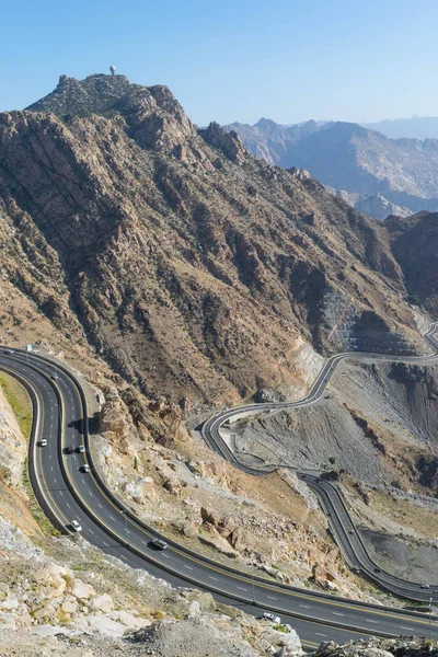 Al Hada dağ içinde Taif City, Suudi Arabistan ile güzel görünümü Dağları'nın ve Al Hada yol inbetween dağlar.