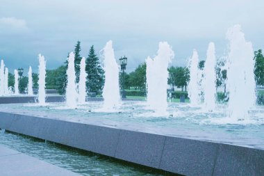 Şehir parkındaki çeşmeler