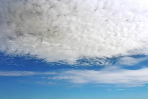 Frumos albastru cer fundal — Fotografie, imagine de stoc