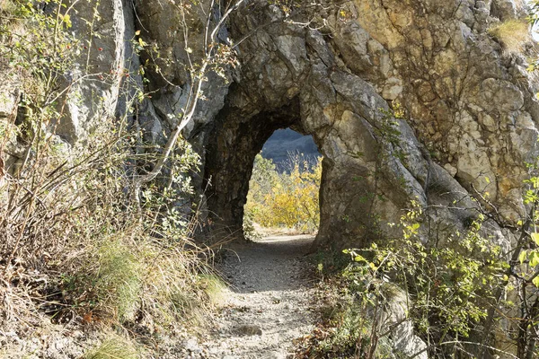 Antiguo Túnel Parque Nacional Cheile Nerei —  Fotos de Stock