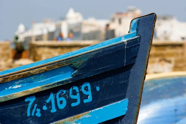 Boog van een visserboot in Essaouira Port, Marokko Stockfoto