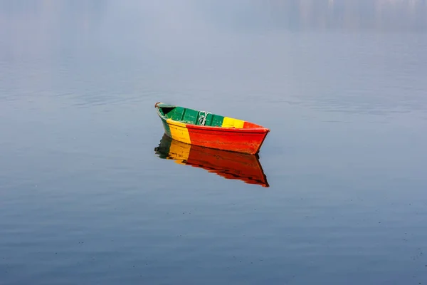 Barcos no Lago Phewa, Pokhara, Nepal — Fotografia de Stock