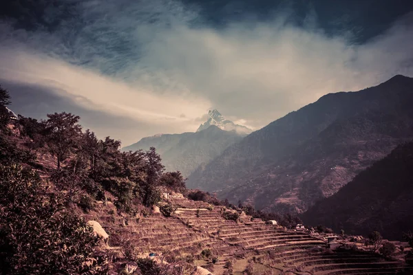 Pohled Machapuchare na Annapurna základní tábor Trek, Nepál — Stock fotografie