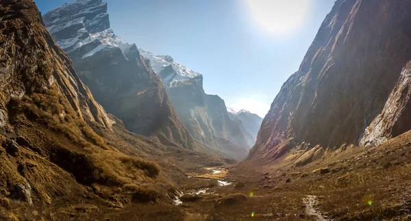 Pohled z Machapuchare, na Annapurna Base Camp Trek, Nep — Stock fotografie