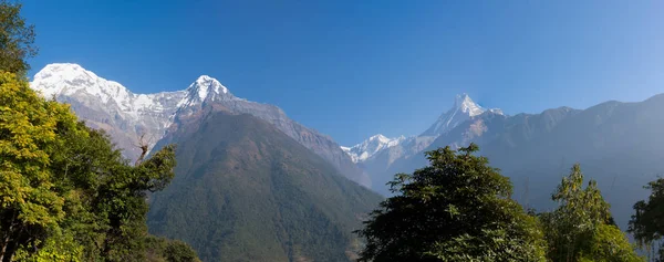 Panoramatický pohled Machapuchare, na Annapurna Base Camp T — Stock fotografie