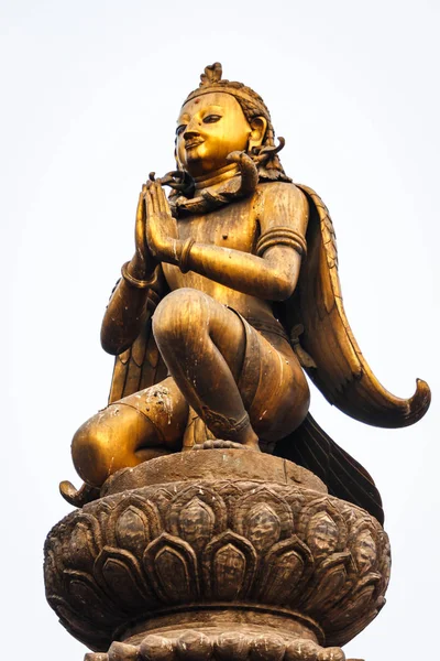 Estátuas e decorações em Patan Durbar Square, Nepal — Fotografia de Stock