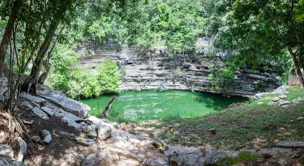 Chichen Itza, Yucatan, Meksika, kutsal hipotermik panoramik manzaralı
