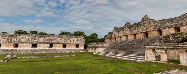 Quadrangulo de las Monjas, Uxmal sit alanı, Yucatan, Meksika, bir tören alanı.