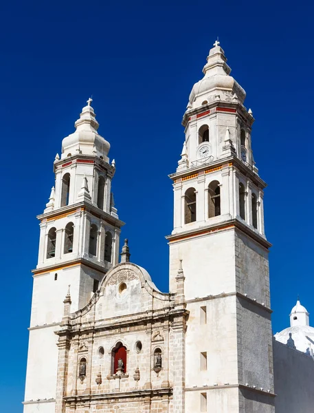 Detalhe Dos Campanários Catedral Campeche Céu Azul México — Fotografia de Stock