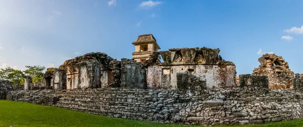 Panoramik görüntü Kalesi'nde Palenque Arkeolojik Sit, Chiapas, Meksika.